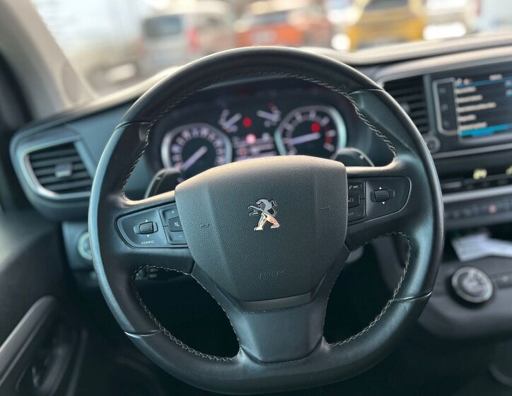 Peugeot Traveller 17