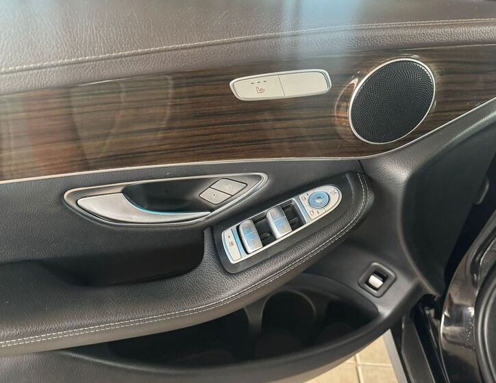 Mercedes-Benz GLC 10