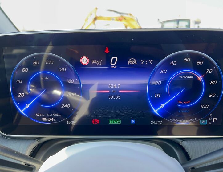 Mercedes-Benz EQE 17