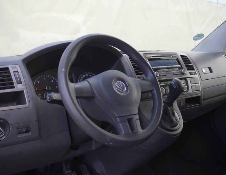 Volkswagen Caravelle 9