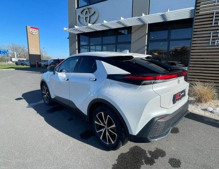 Toyota C-HR SUV / Terénní 2,0 l 112 kw