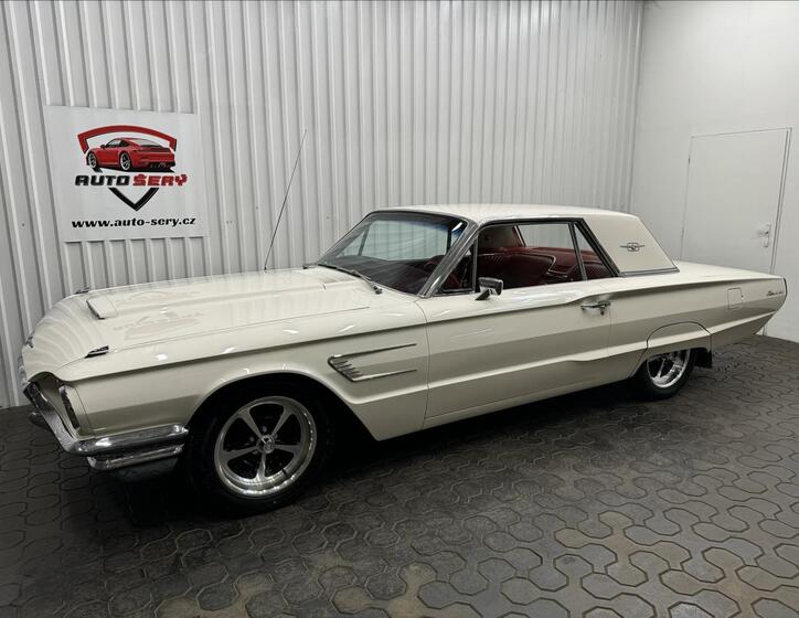 Ford Thunderbird 3
