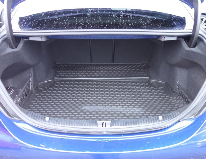 Mercedes-Benz Třídy C Sedan 2,0 l 143 kw