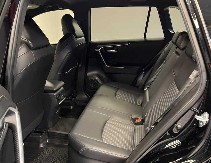 Toyota RAV4 SUV 2,5 l 131 kw