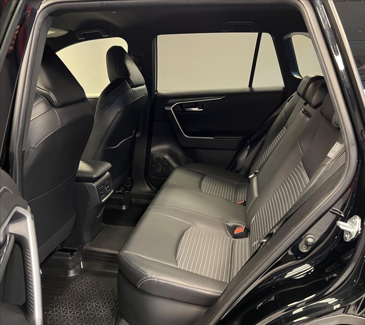 Toyota RAV4 SUV 2,5 l 131 kw