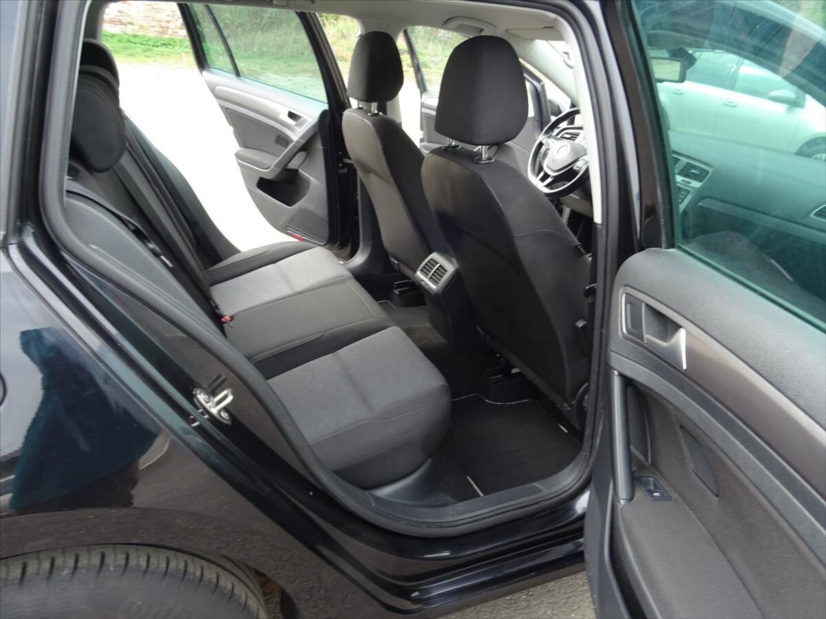 Volkswagen Golf Kombi 1,6 l 81 kw