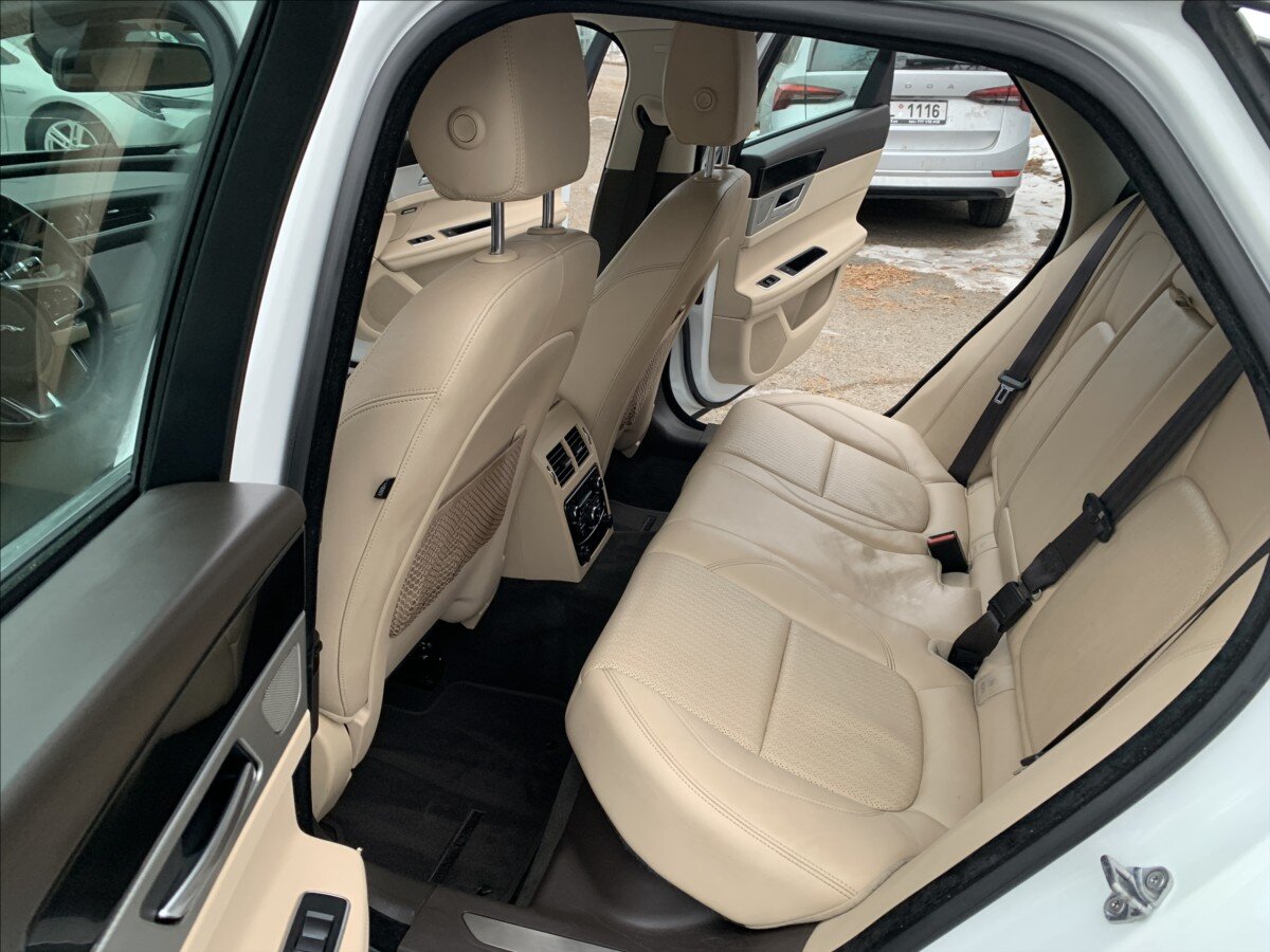 Jaguar XF Sedan 2,0 l 132 kw