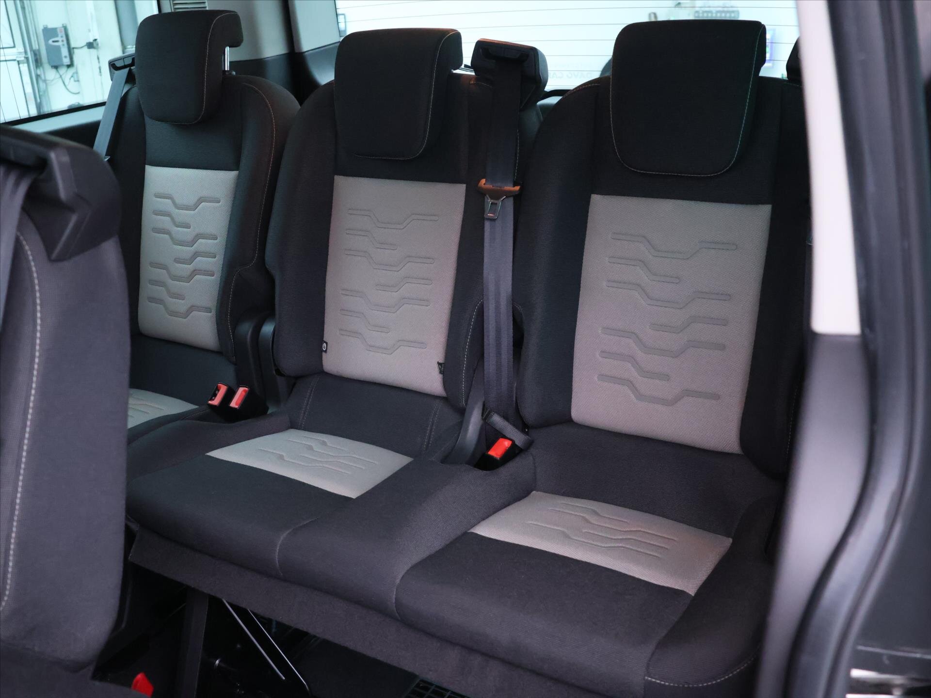 Ford Tourneo Custom MPV 2,2 l 114 kw