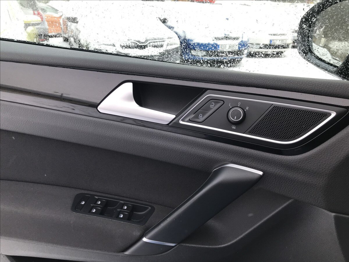 Volkswagen Golf Sportsvan Kombi 2,0 l 110 kw