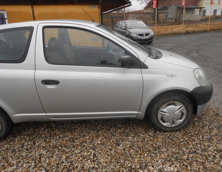 Toyota Yaris Hatchback 998,0 50 kw