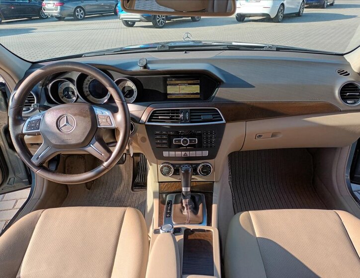 Mercedes-Benz Třídy C Kombi 2,1 l 100 kw