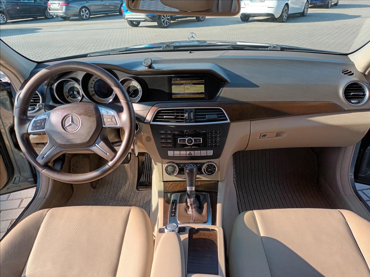 Mercedes-Benz Třídy C Kombi 2,1 l 100 kw
