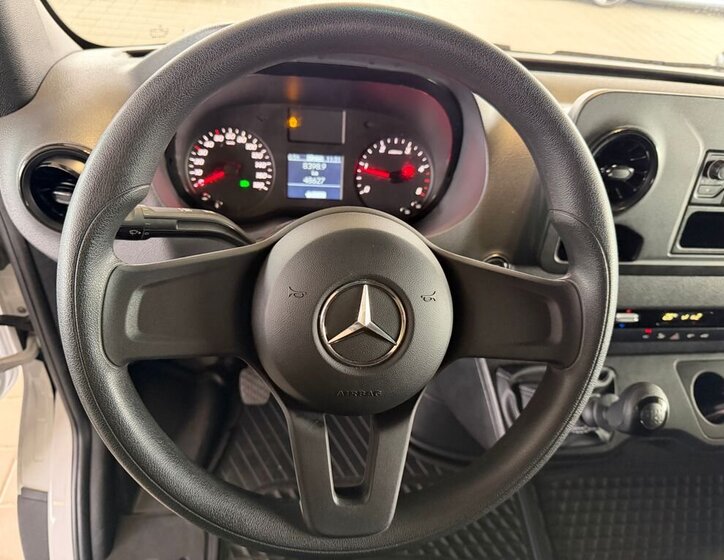 Mercedes-Benz Sprinter 12