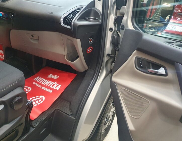Ford Tourneo Custom Kombi 2,2 l 92 kw