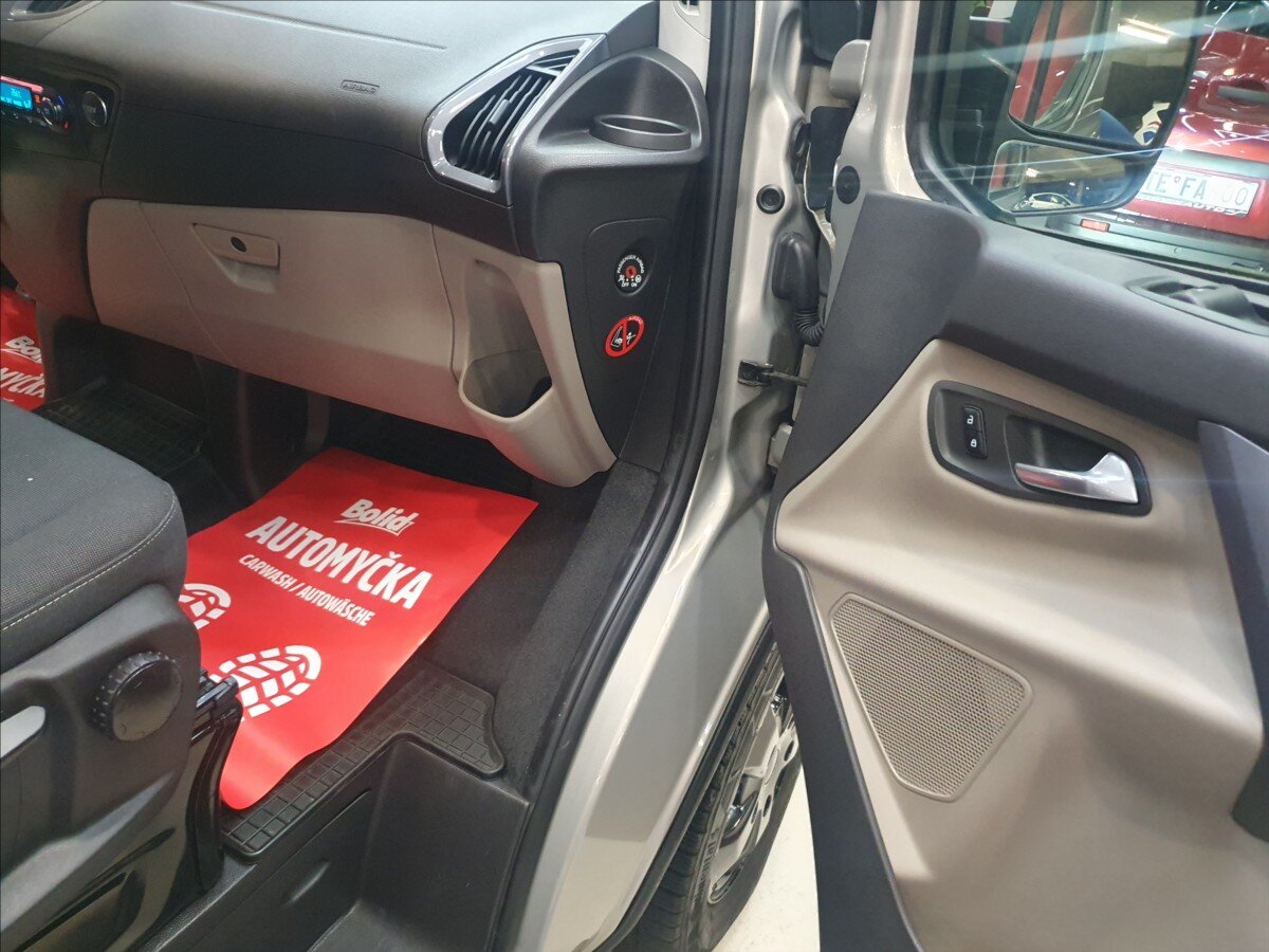 Ford Tourneo Custom Kombi 2,2 l 92 kw