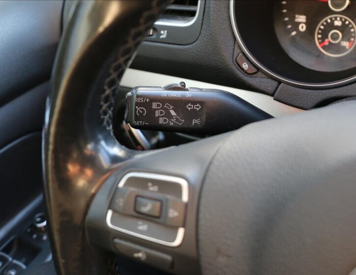 Volkswagen Golf Kombi 1,6 l 77 kw