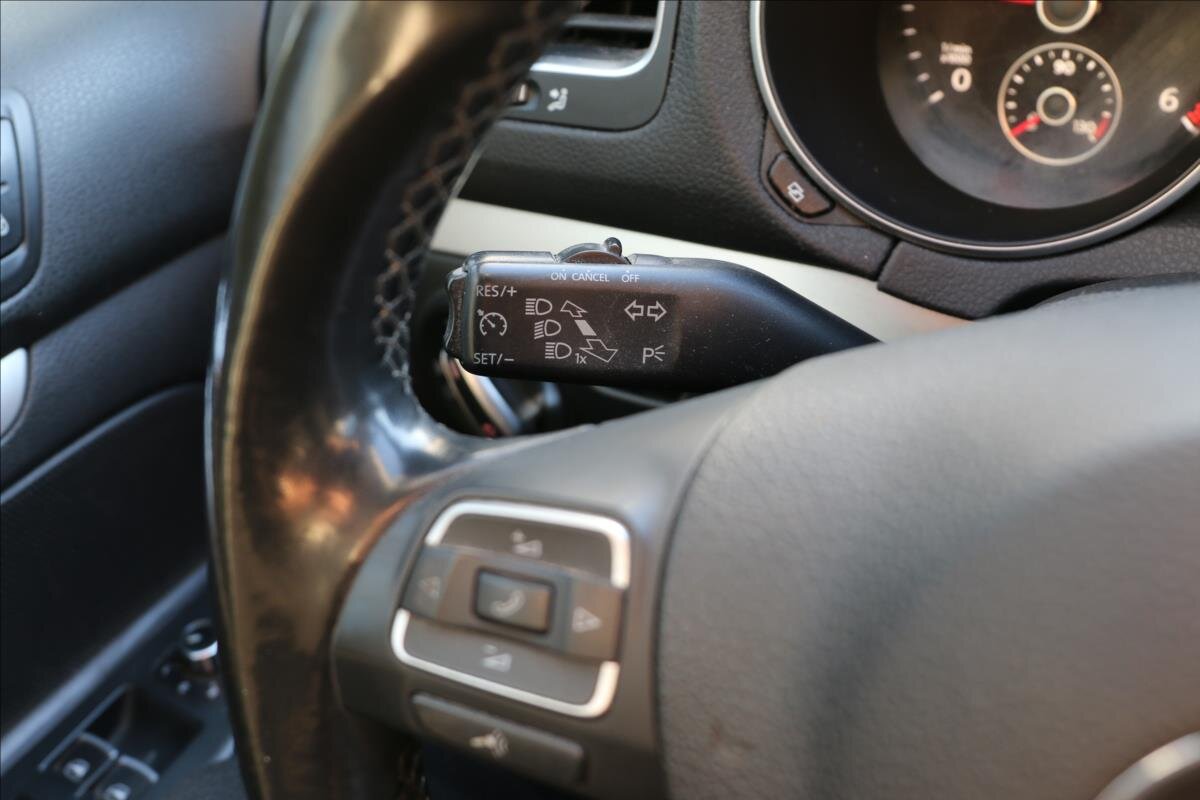 Volkswagen Golf Kombi 1,6 l 77 kw