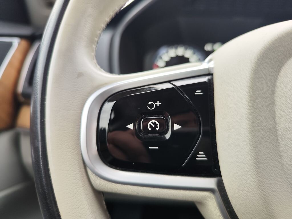 Volvo XC90 SUV 2,0 l 173 kw