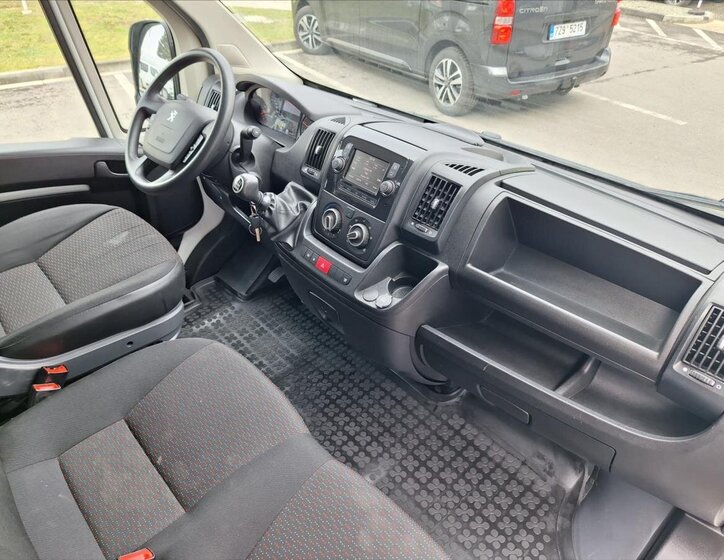 Peugeot Boxer Skříň 2,2 l 121 kw