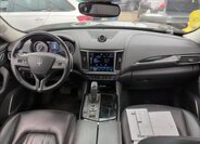 Maserati Levante SUV / Terénní 2,0 l 243 kw