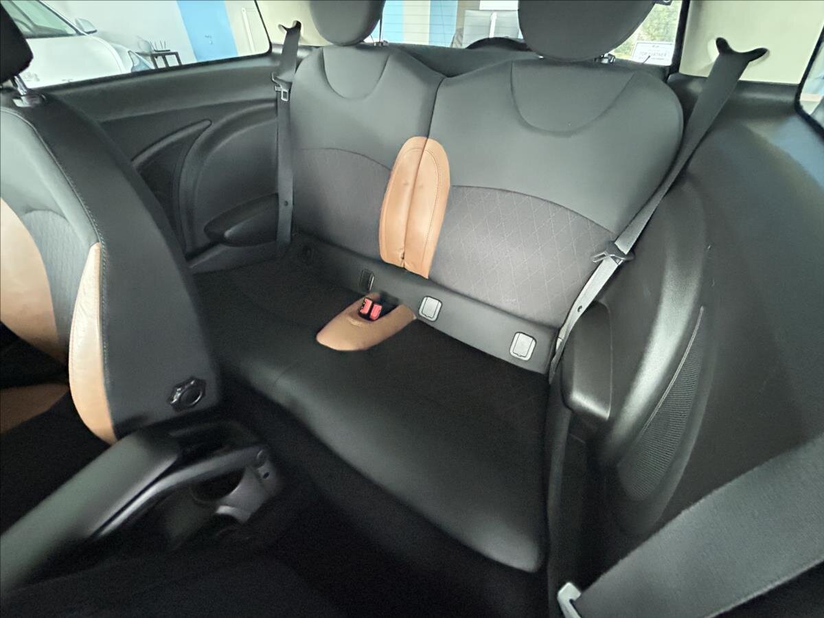 Mini Cooper Hatchback 1,6 l 90 kw