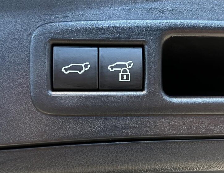 Lexus UX 300h Hatchback 2,0 l 146 kw