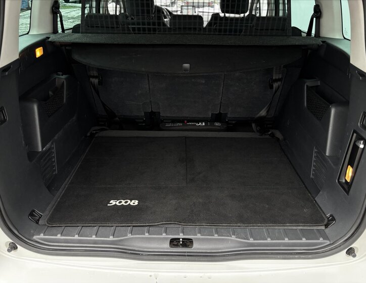 Peugeot 5008 MPV 2,0 l 120 kw