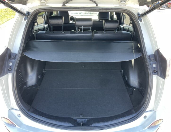 Toyota RAV4 SUV / Terénní 2,5 l 145 kw