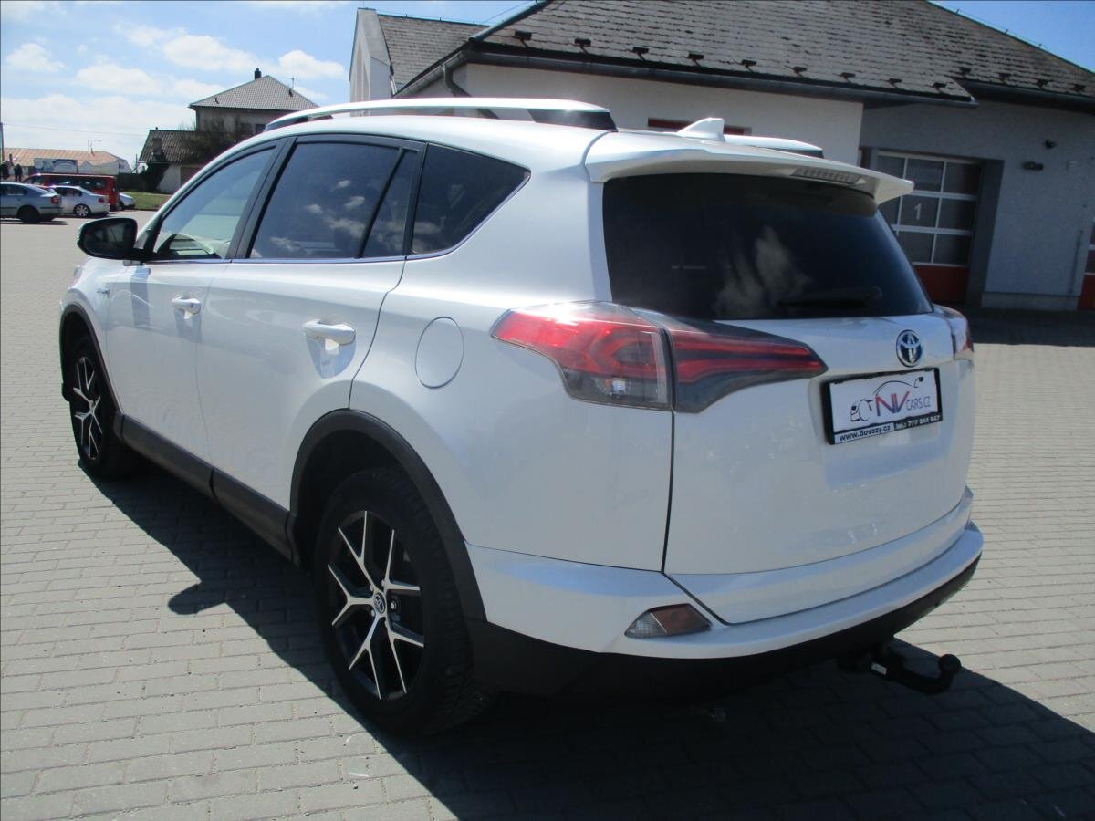 Toyota RAV4 SUV 2,5 l 145 kw