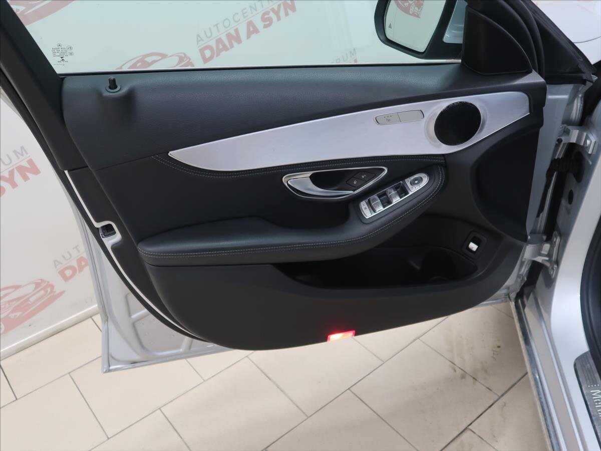 Mercedes-Benz Třídy C Sedan / Limuzína 2,1 l 125 kw