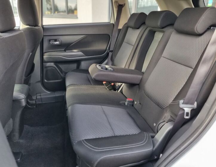 Mitsubishi Outlander 12