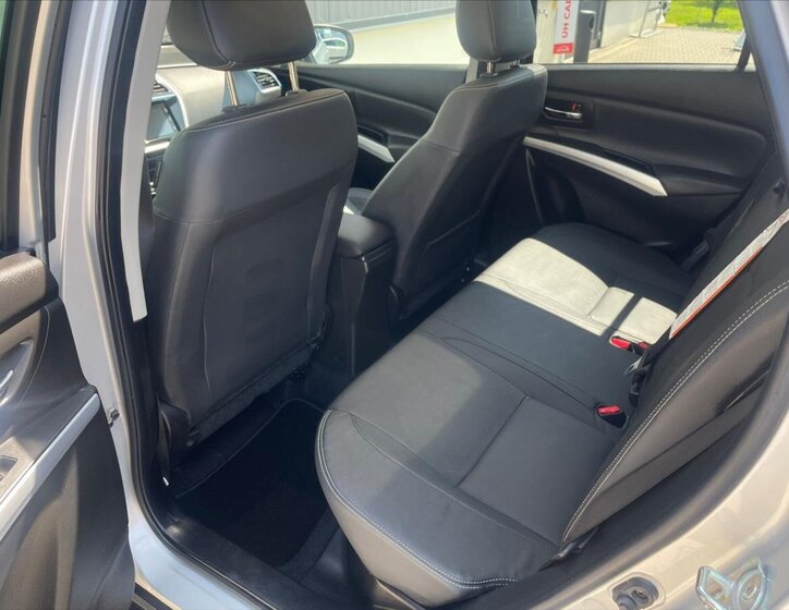 Suzuki SX4 S-Cross 10