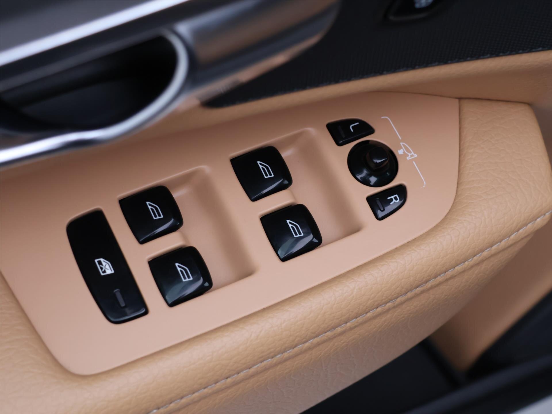 Volvo S90 Sedan 2,0 l 187 kw