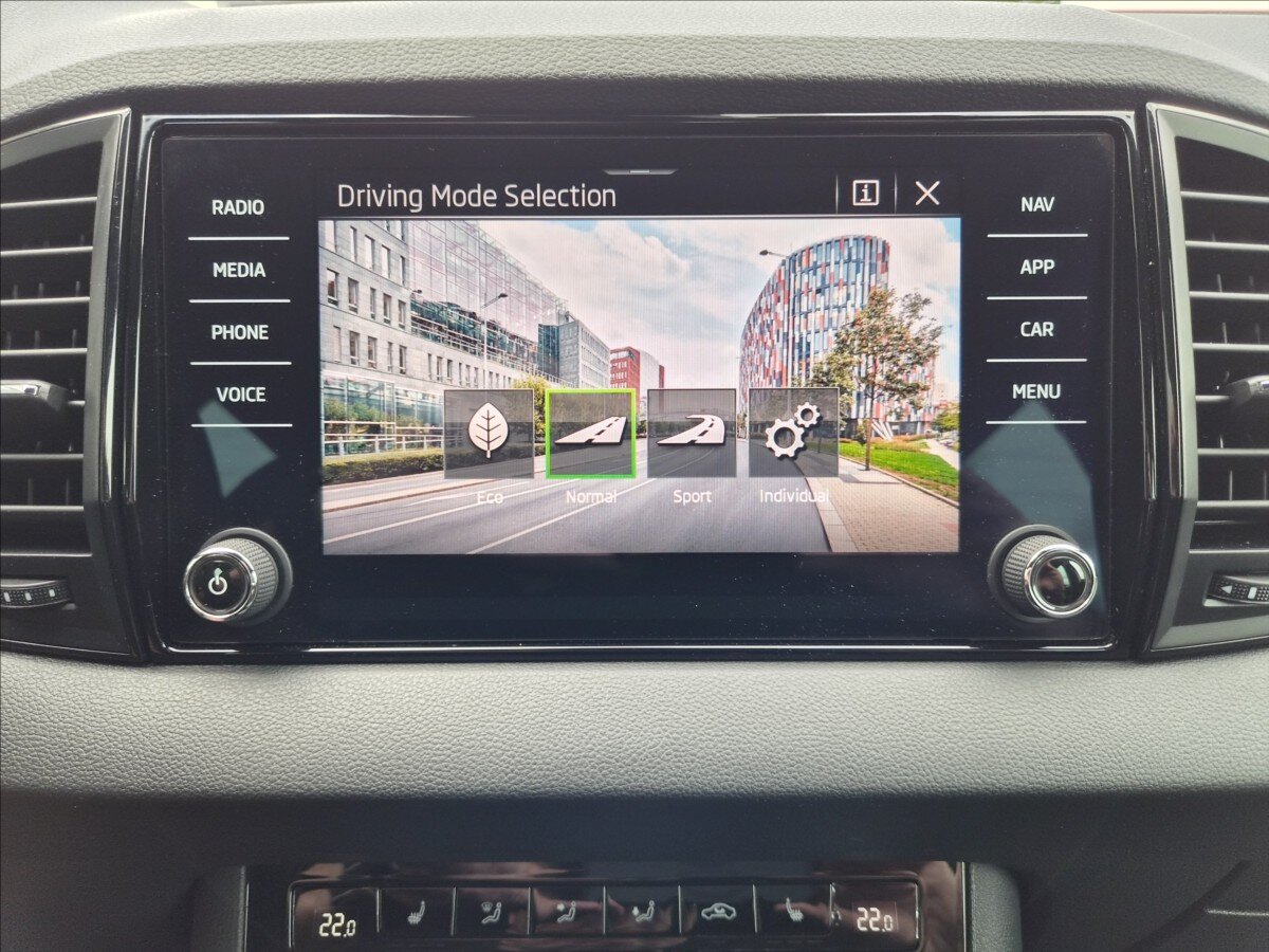 Škoda Karoq SUV / Terénní 1,5 l 110 kw