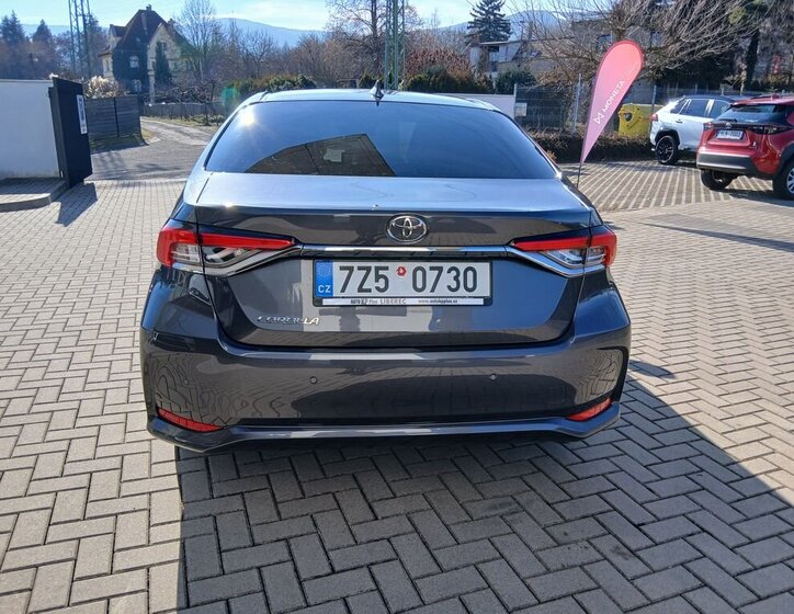 Toyota Corolla Sedan 1,5 l 92 kw