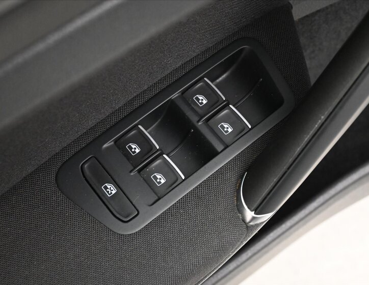 Volkswagen Golf Kombi 1,6 l 85 kw