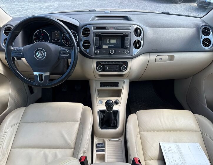 Volkswagen Tiguan 9