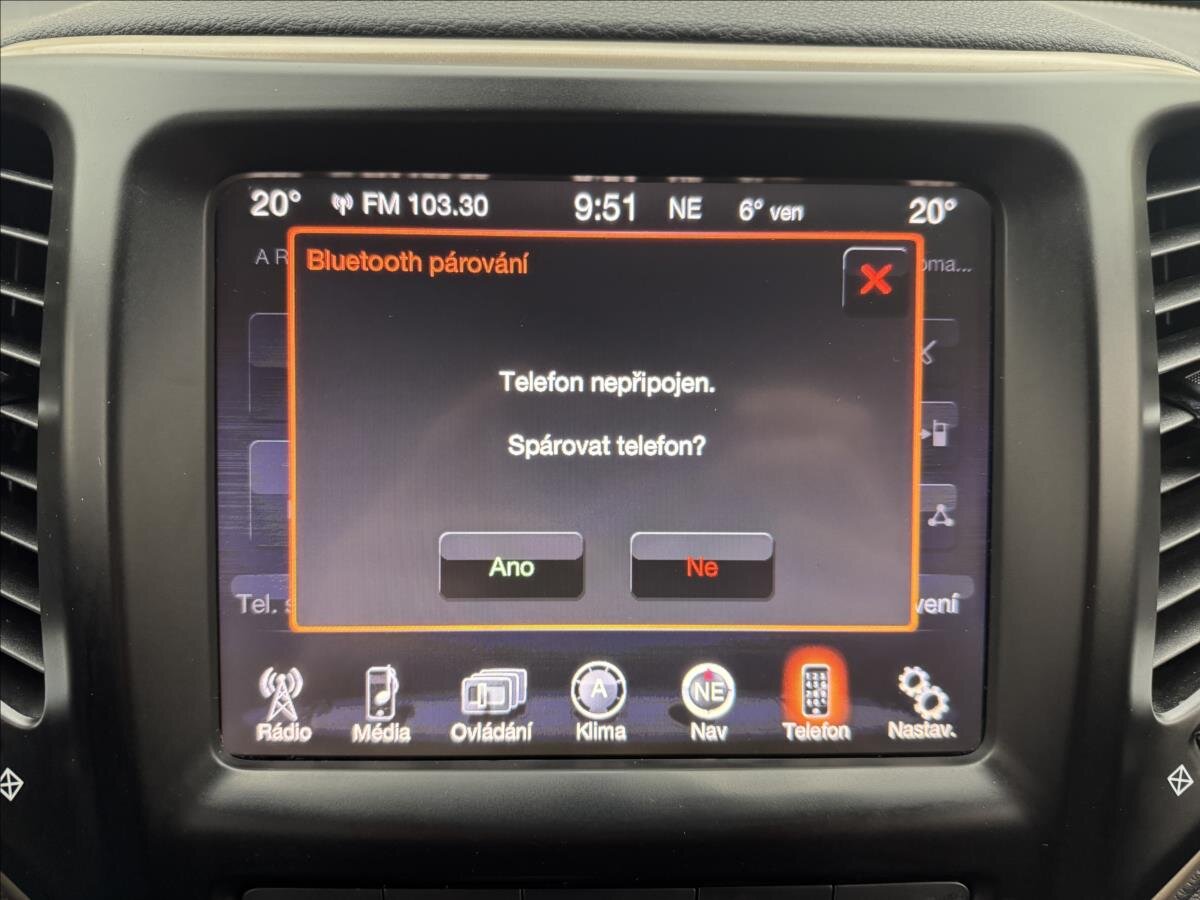 Jeep Cherokee SUV 2,0 l 103 kw