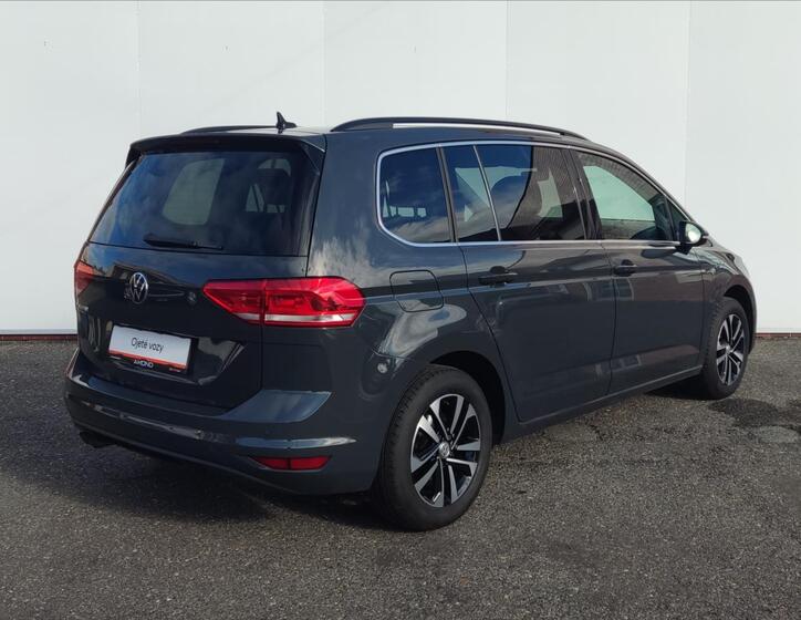 Volkswagen Touran 2