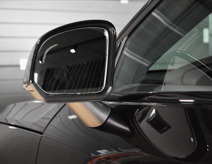 Volvo XC40 SUV / Terénní 2,0 l 145 kw