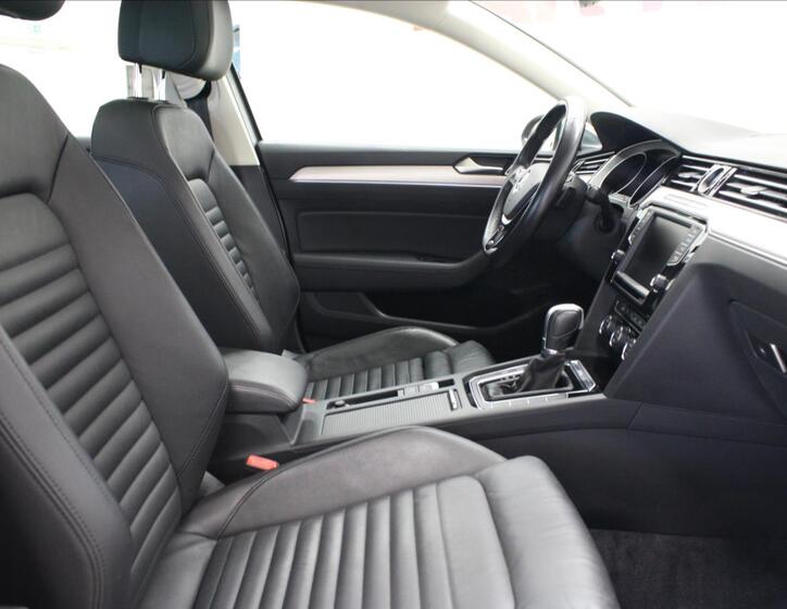 Volkswagen Passat 12