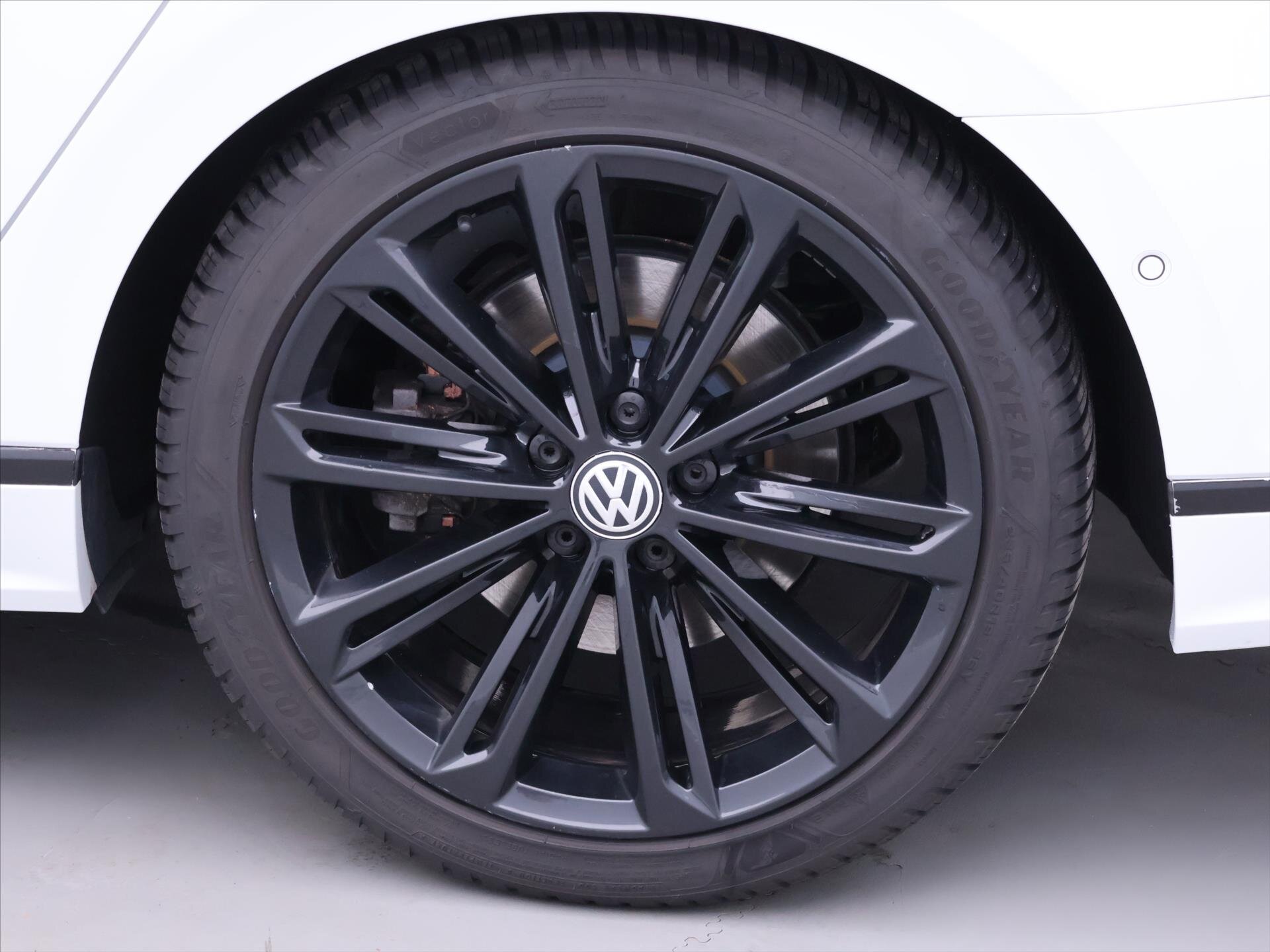 Volkswagen Passat Kombi 2,0 l 206 kw