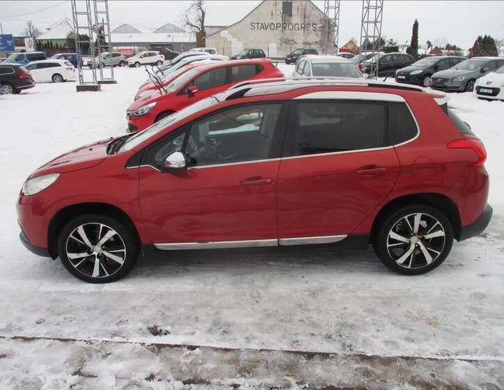 Peugeot 2008 8