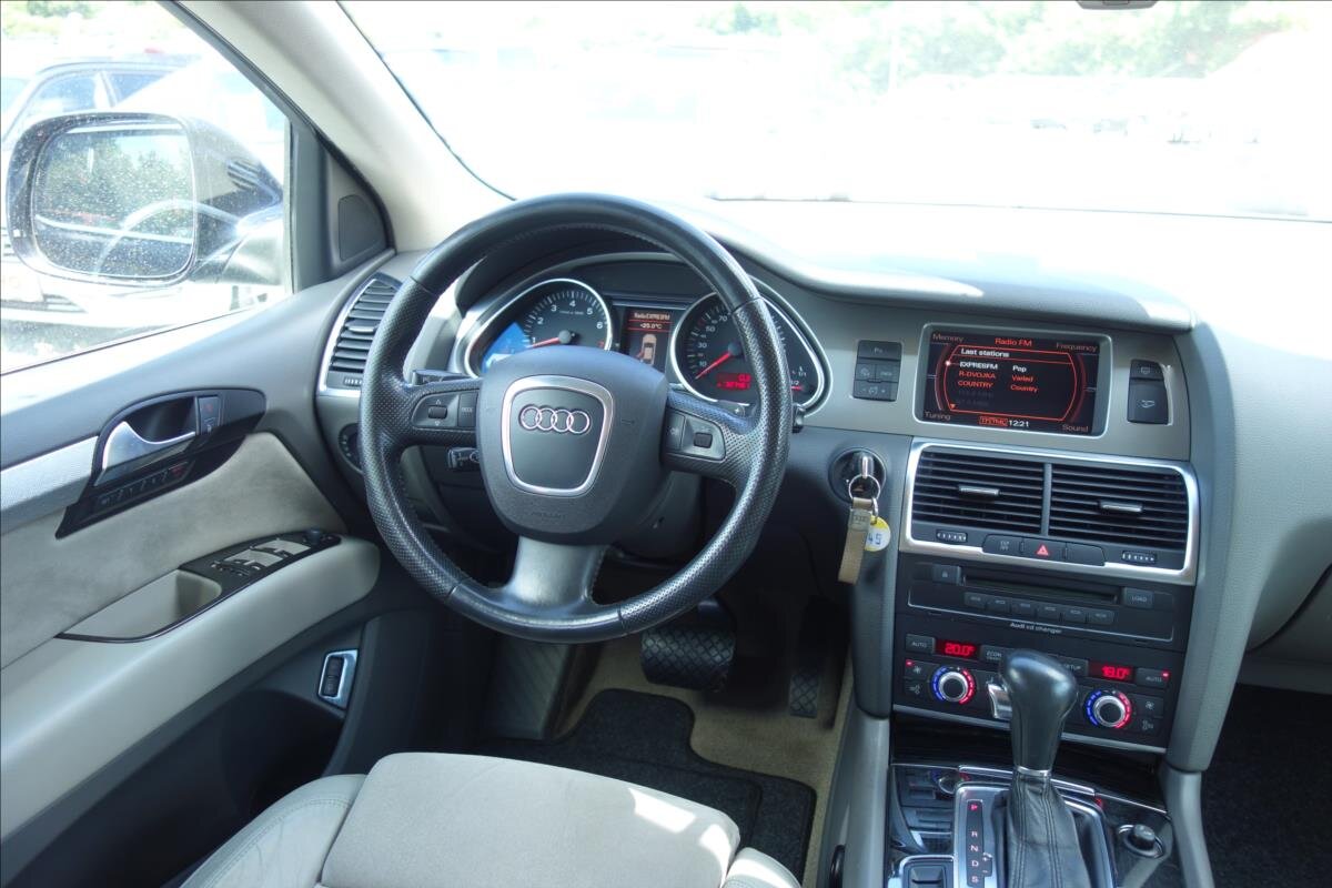 Audi Q7 SUV / Terénní 4,2 l 257 kw