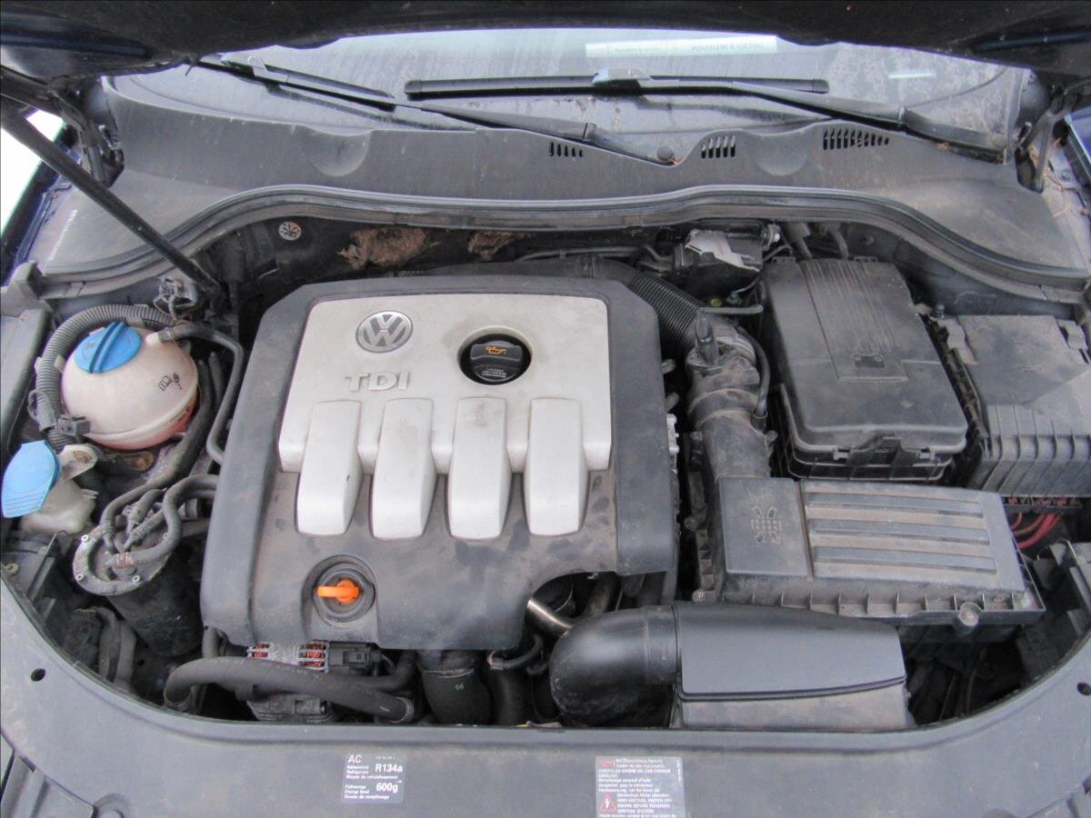 Volkswagen Passat Sedan 2,0 l 103 kw