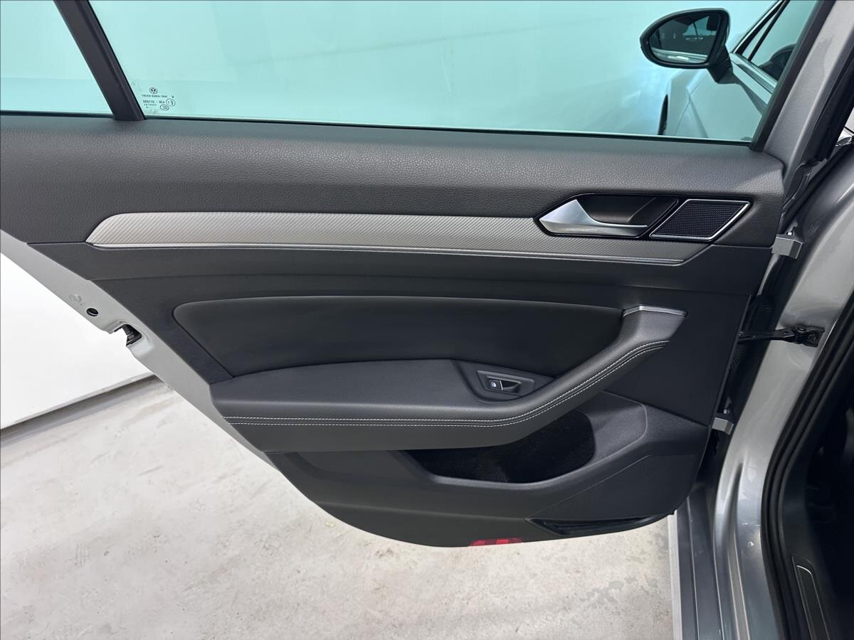Volkswagen Passat Sedan 2,0 l 162 kw