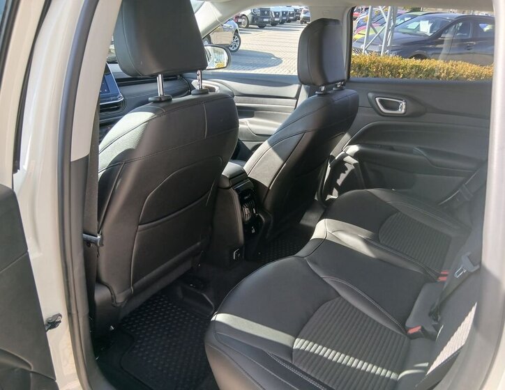 Jeep Compass SUV / Terénní 1,5 l 96 kw