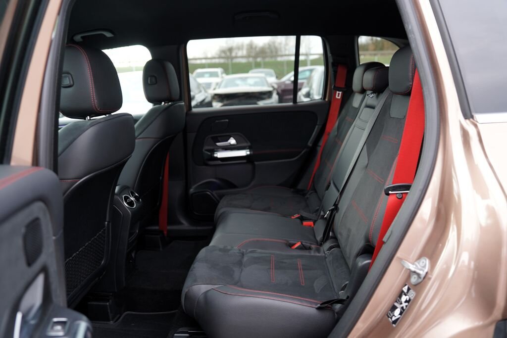 Mercedes-Benz GLB SUV / Terénní 2,0 l 225 kw