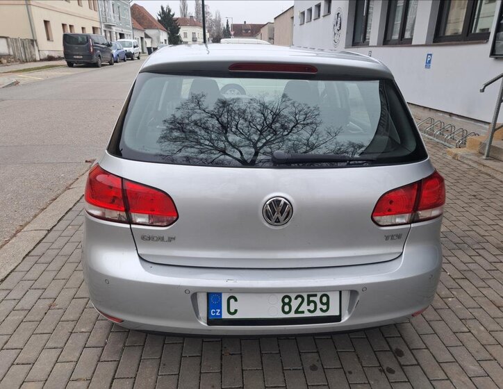 Volkswagen Golf Hatchback 1,6 l 66 kw