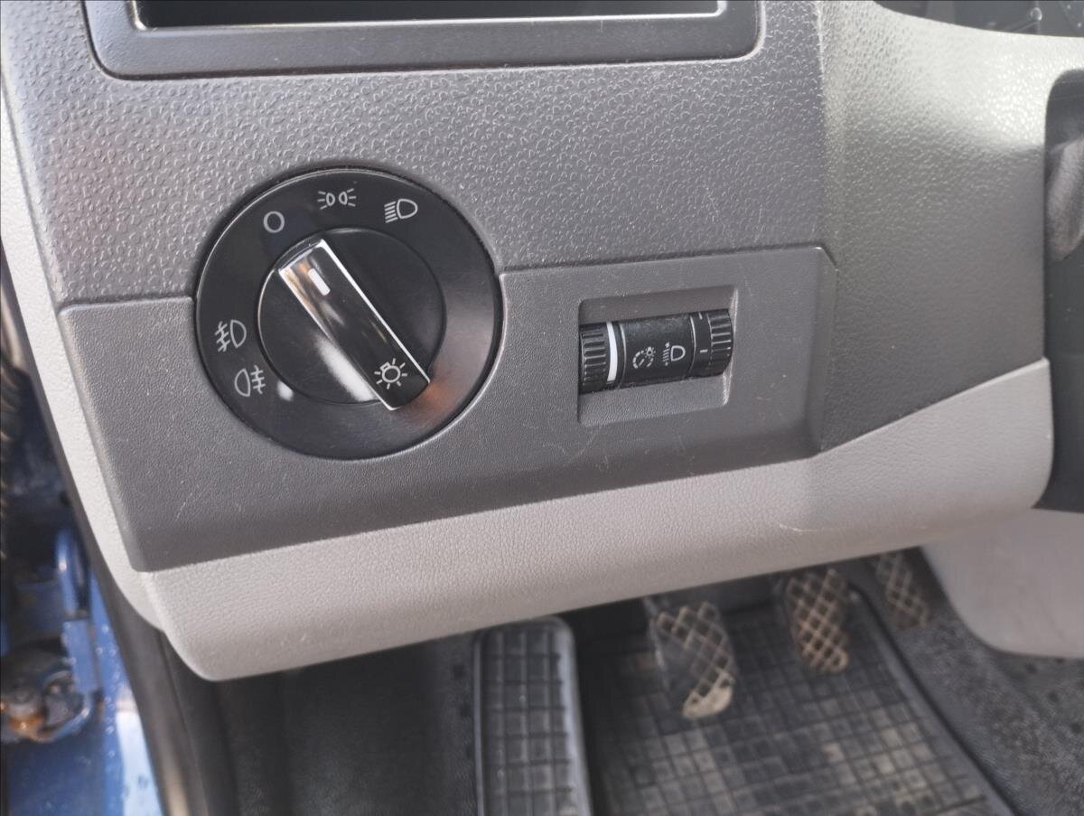 Volkswagen Transporter Kombi 1,9 l 63 kw